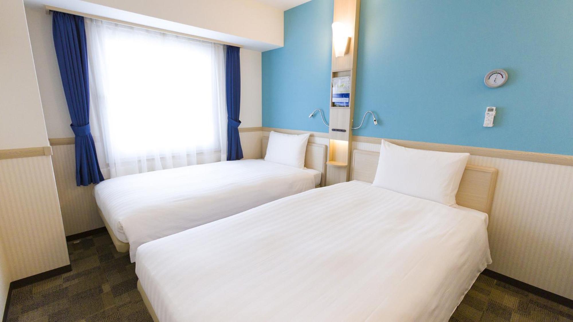 Toyoko Inn Shiki Eki Higashi Guchi Quarto foto